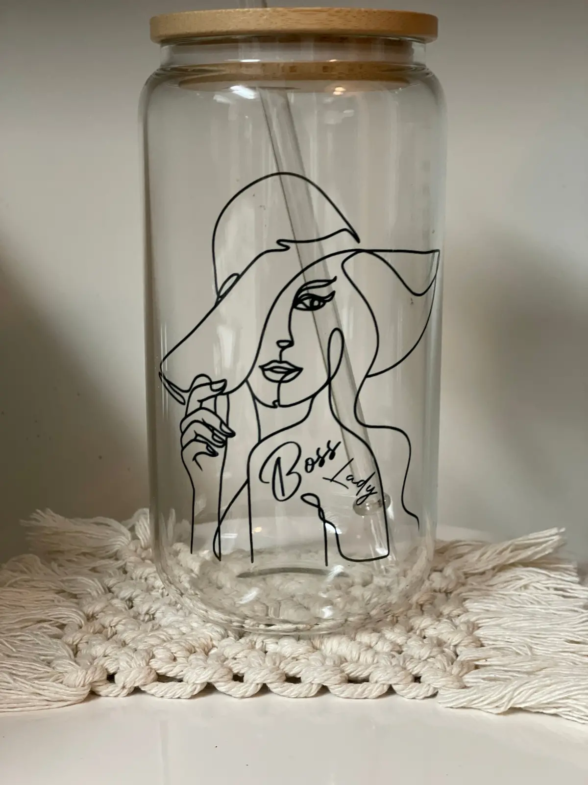 Boss Lady | Beer Can | Single Line Drawing | Do Work | Moms 1