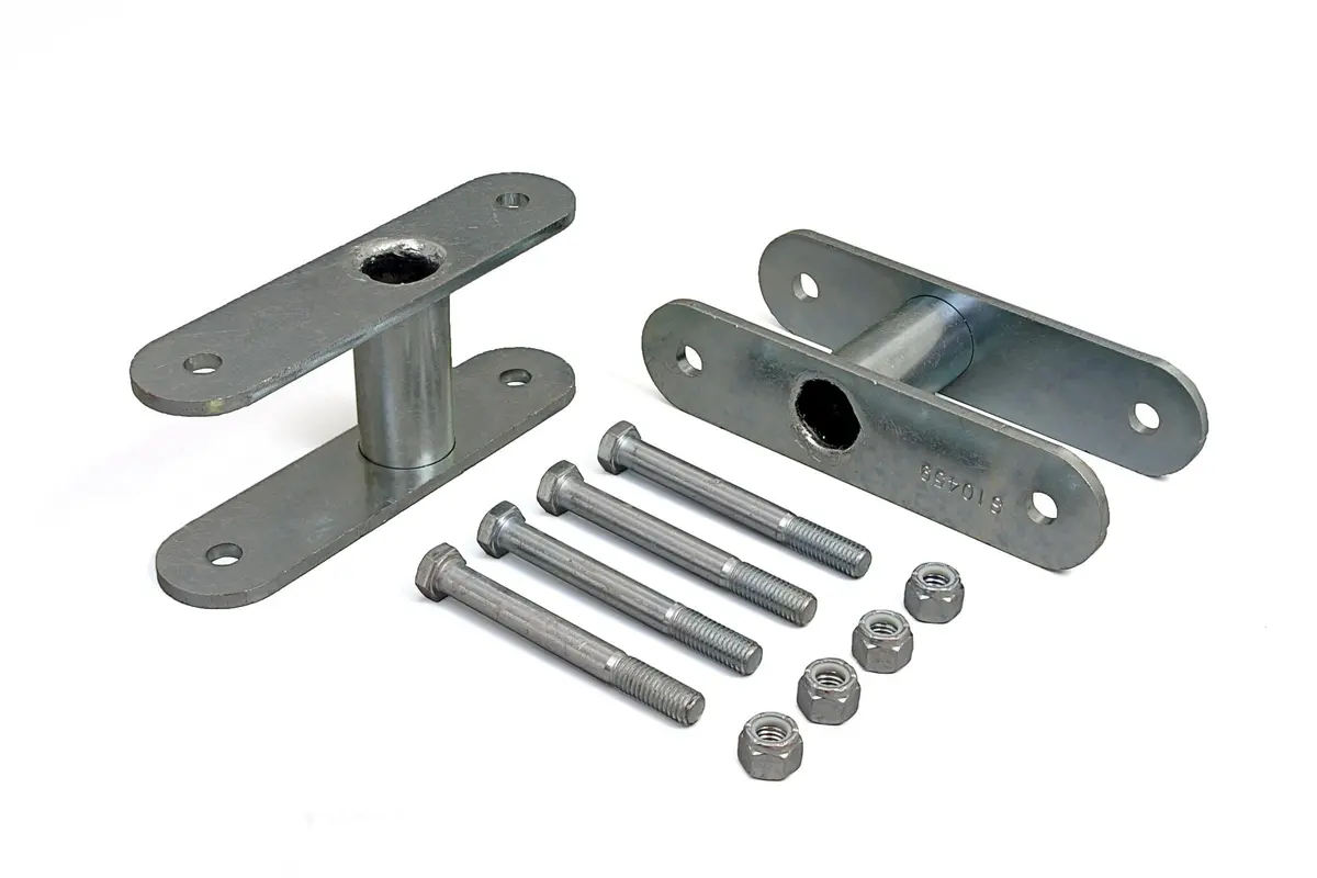 Yj 1-1/4 Inch Lift Shackles Rear Non Greaseable Daystar 1