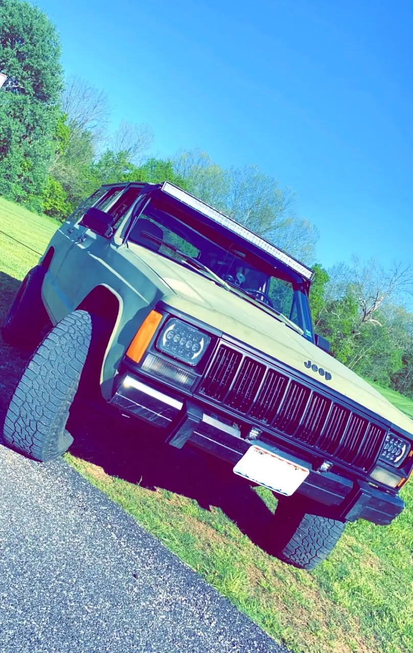 Jeep Xj Cherokee 50" Curved Roof Mounts 1